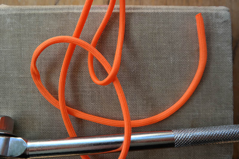 Illustration for article titled Knot Tying Process Images
